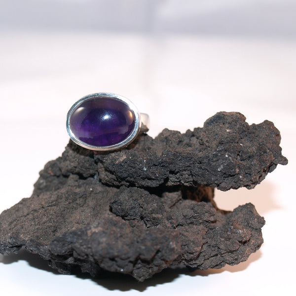 Ovaler Amethyst Ring – Handgefertigter Silberring in Größe 52
