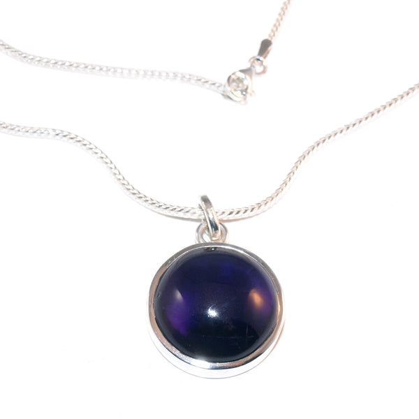 Runder Amethyst-Anhänger – Silberkette mit violettem Edelstein
